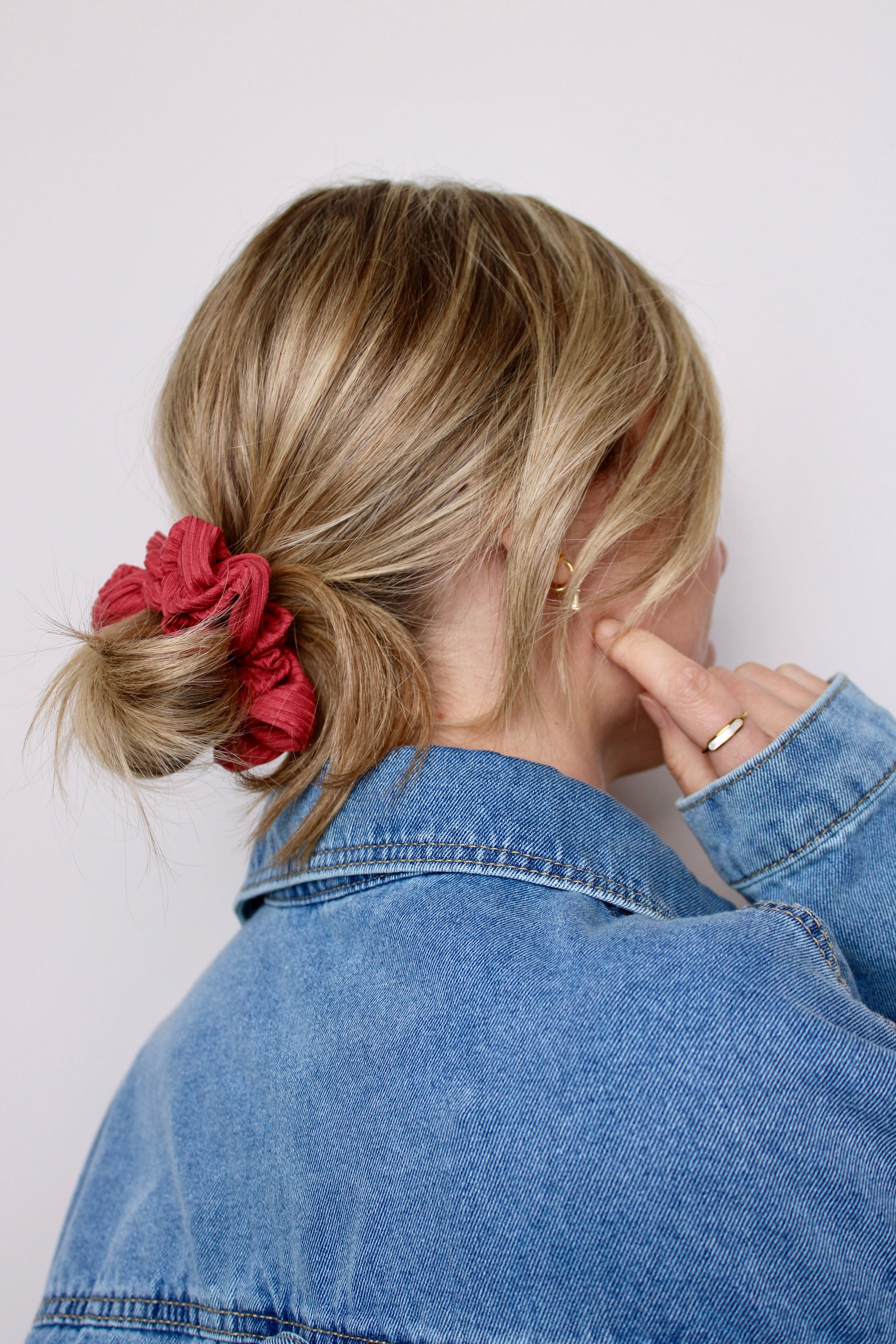 Raspberry Soft Ribbed Scrunchie - ElleaShop