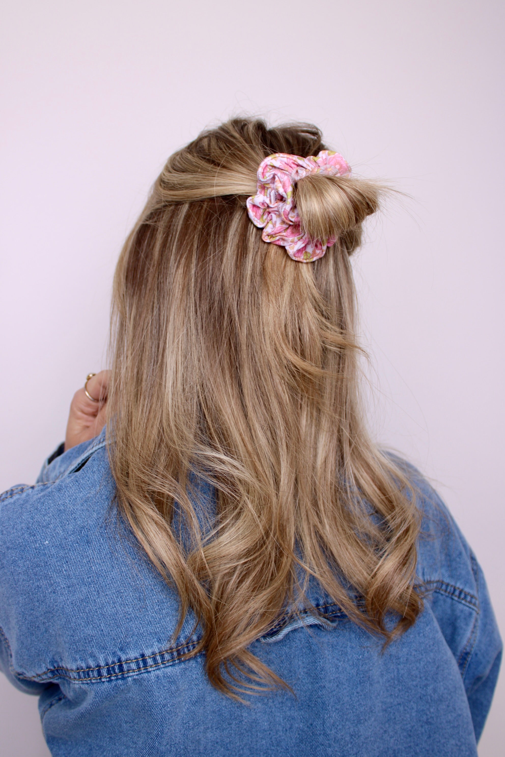 Retro Garden Scrunchie - ElleaShop