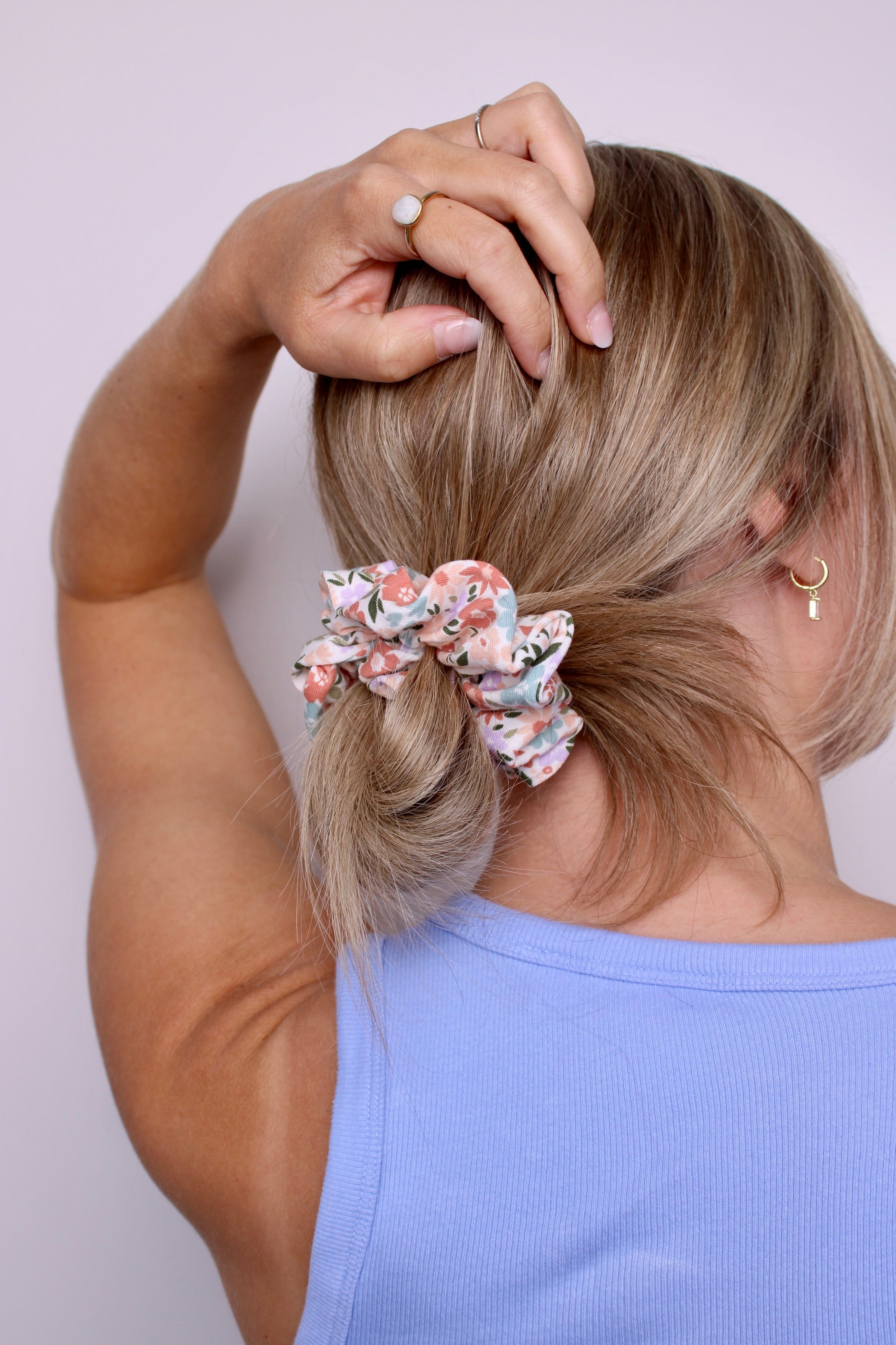 Pastel Flowers Scrunchie - ElleaShop