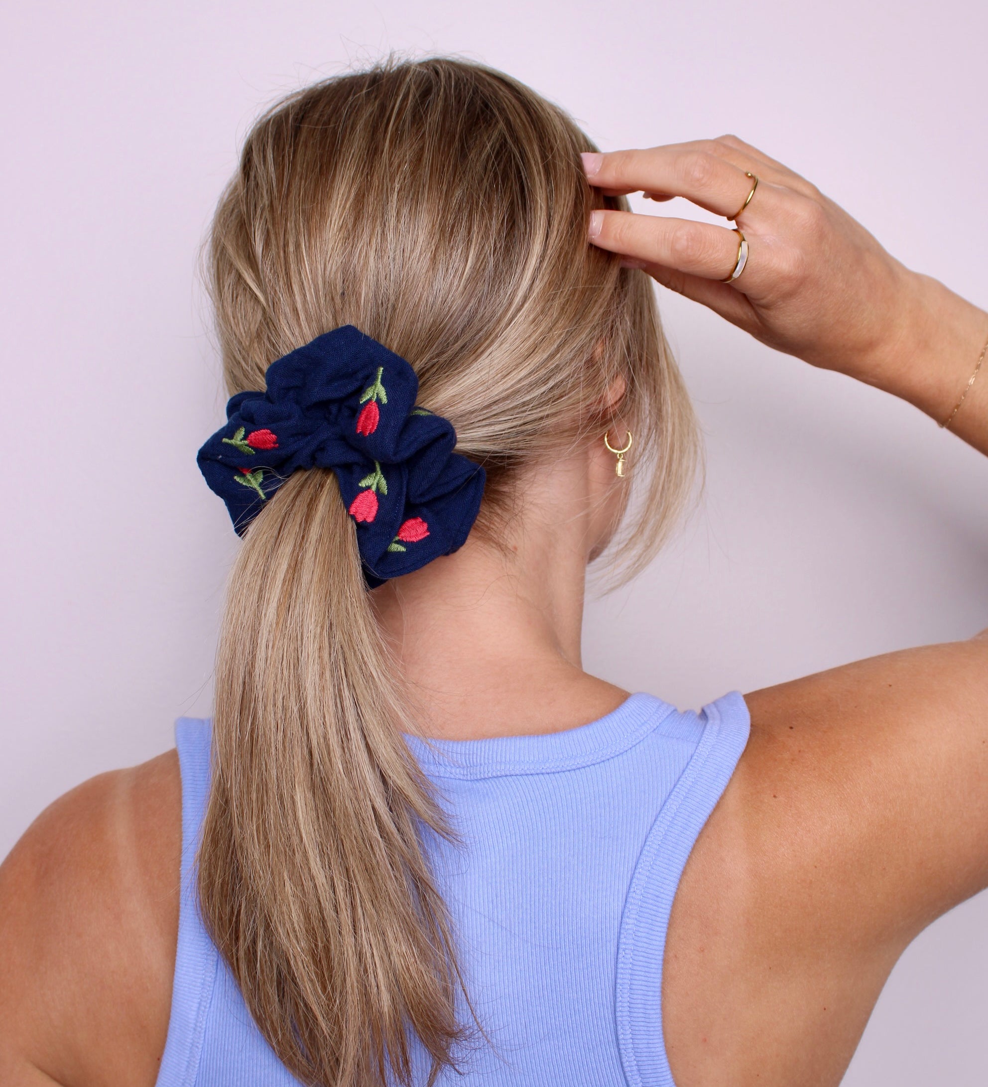Embroidered Tulips Muslin Scrunchie - ElleaShop