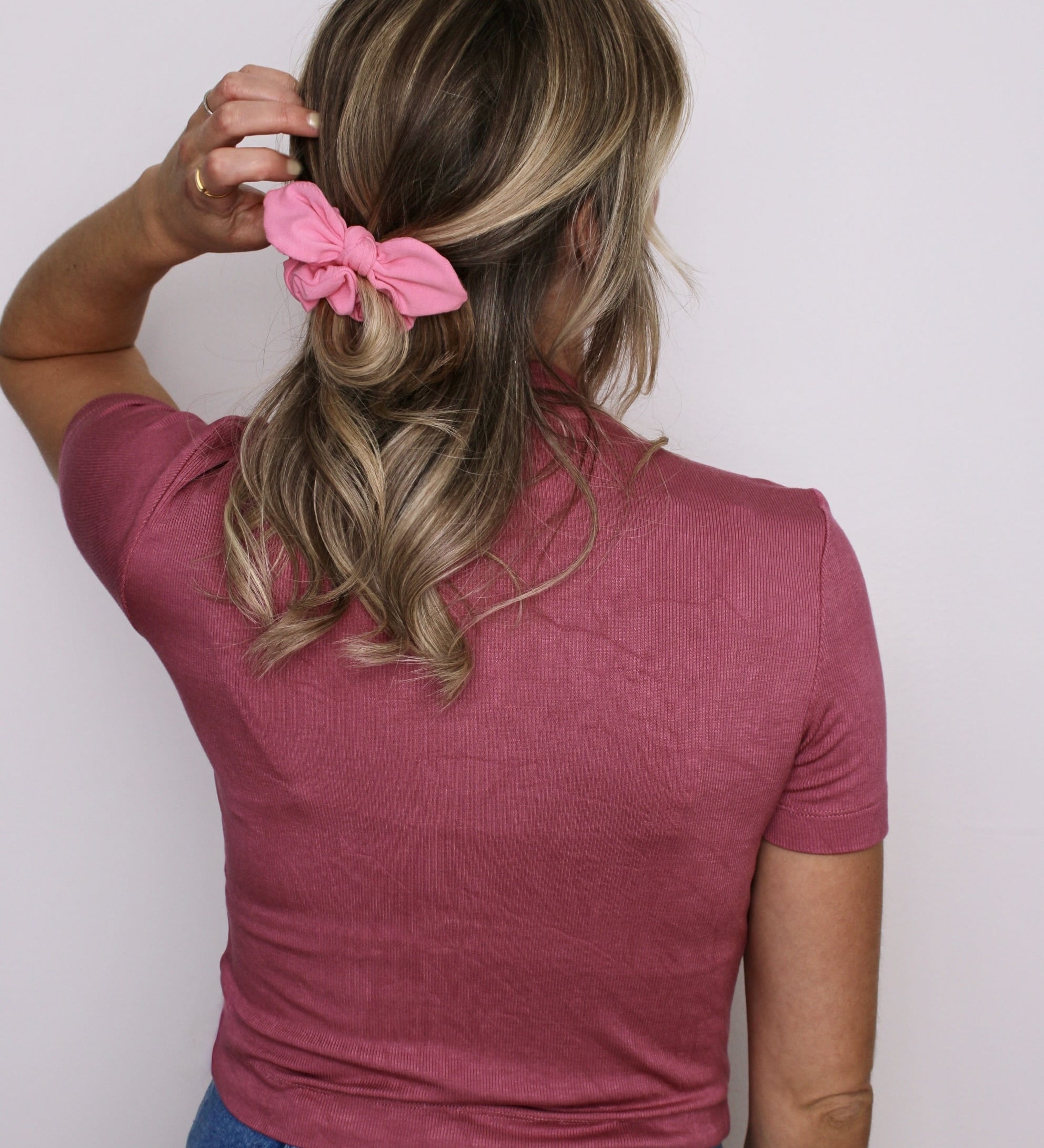 Flamingo Bow Scrunchie - ElleaShop