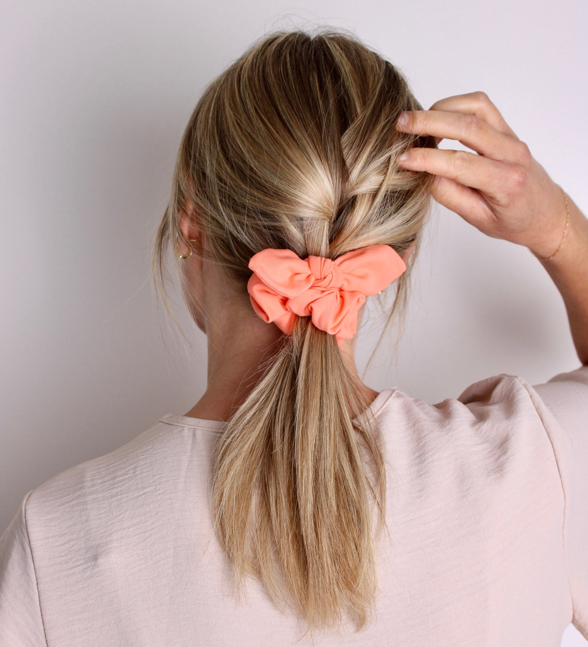 Papaya Bow Scrunchie - ElleaShop
