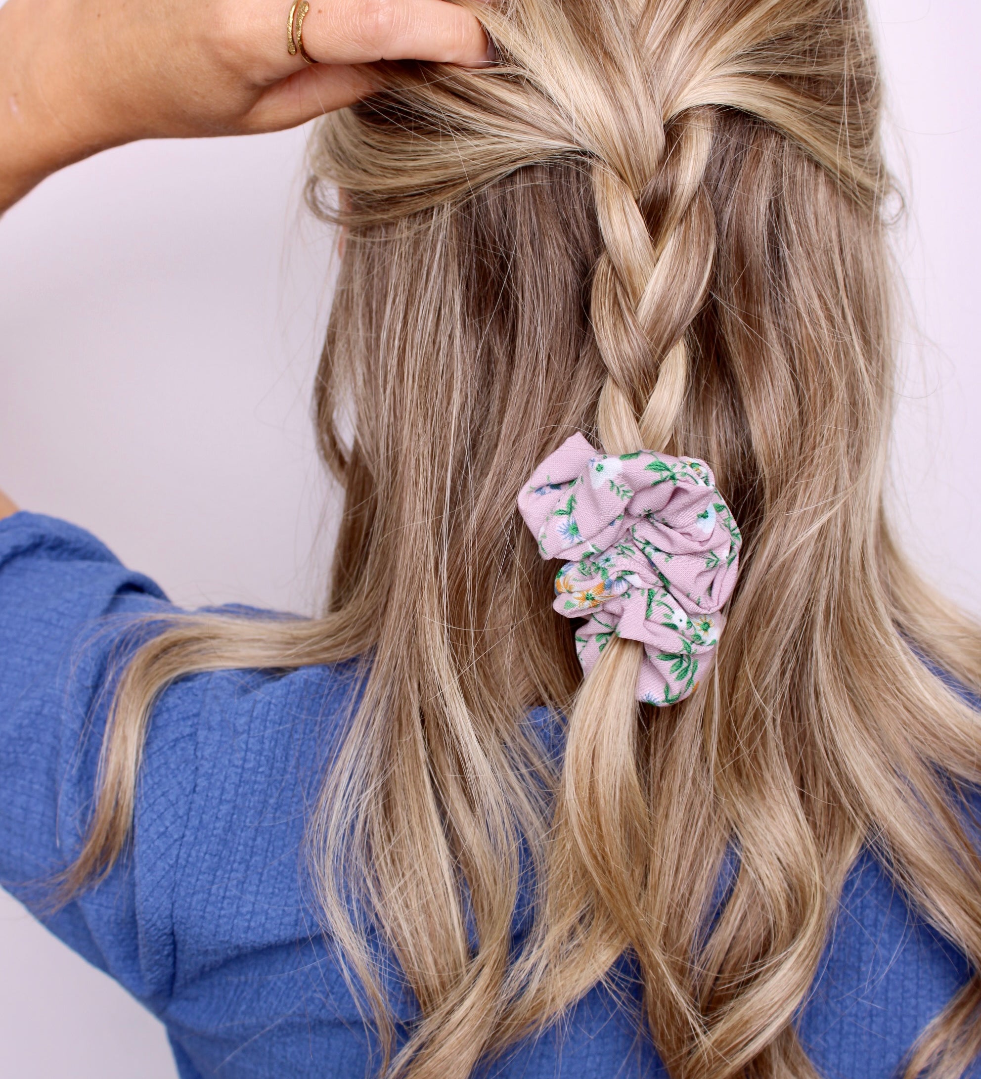 Mauve Wildflower Scrunchie - ElleaShop